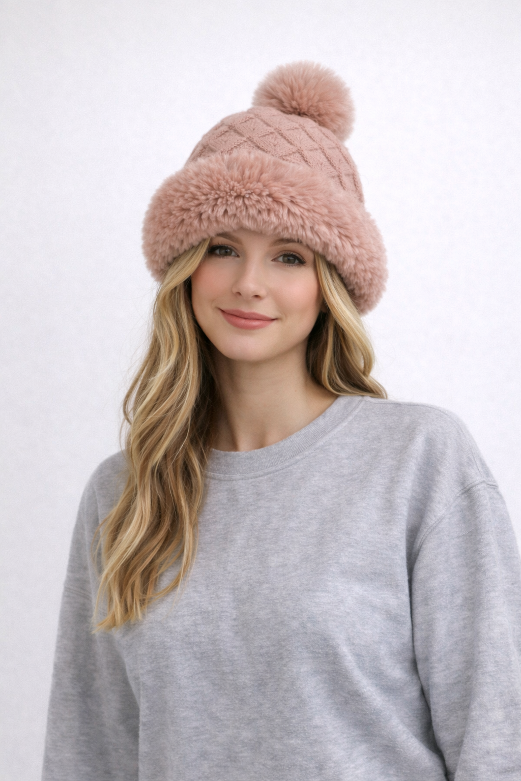 Crown de Louise Pink Cable Knit Faux Fur Bobble Hat (Single Pom)