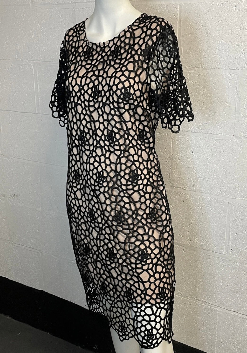 Quiz Black Crochet Lace Overlay Nude Lined Dress – UK 14 (EU 42)