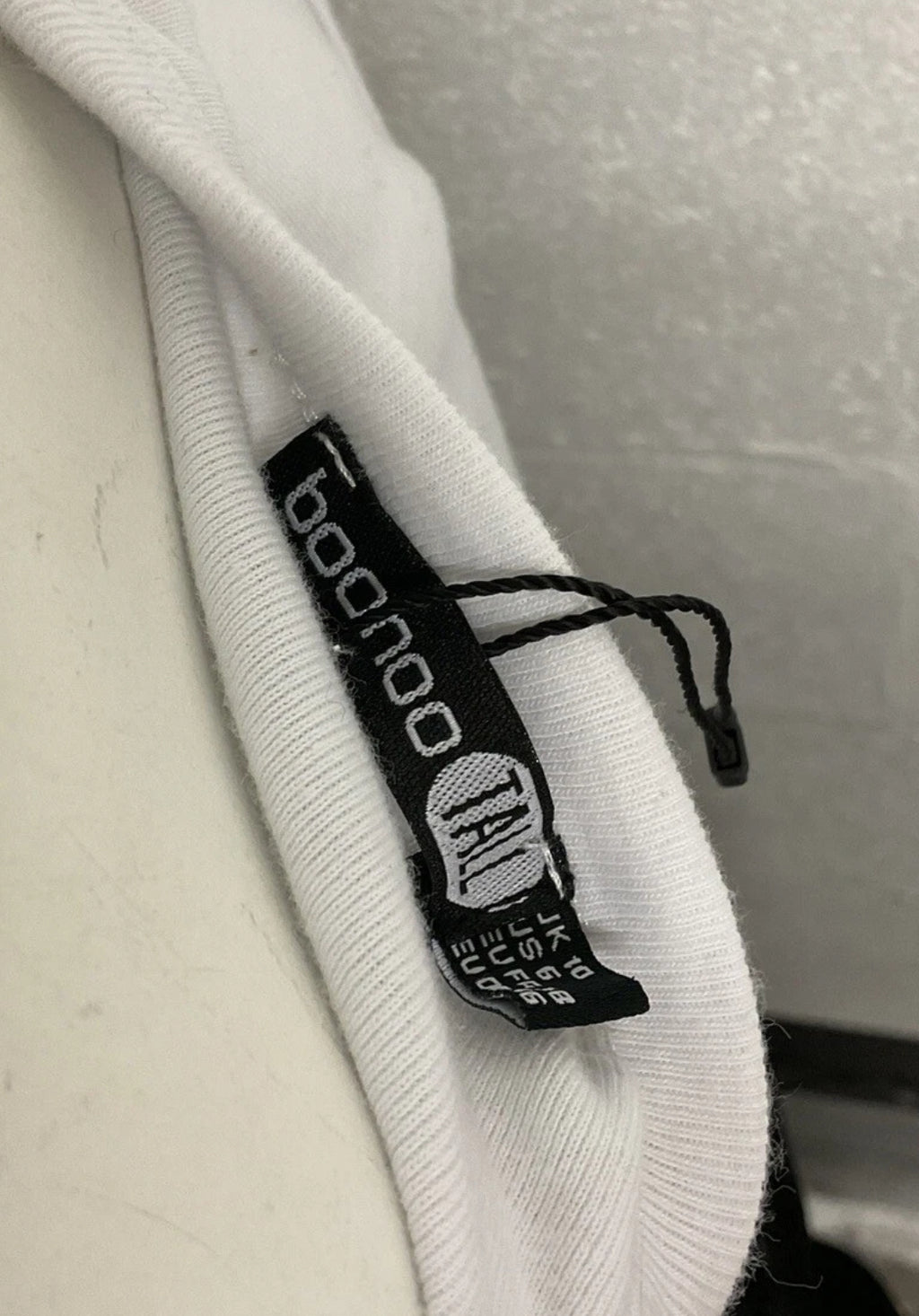 Boohoo Tall White Butterfly Crop Top – UK 10