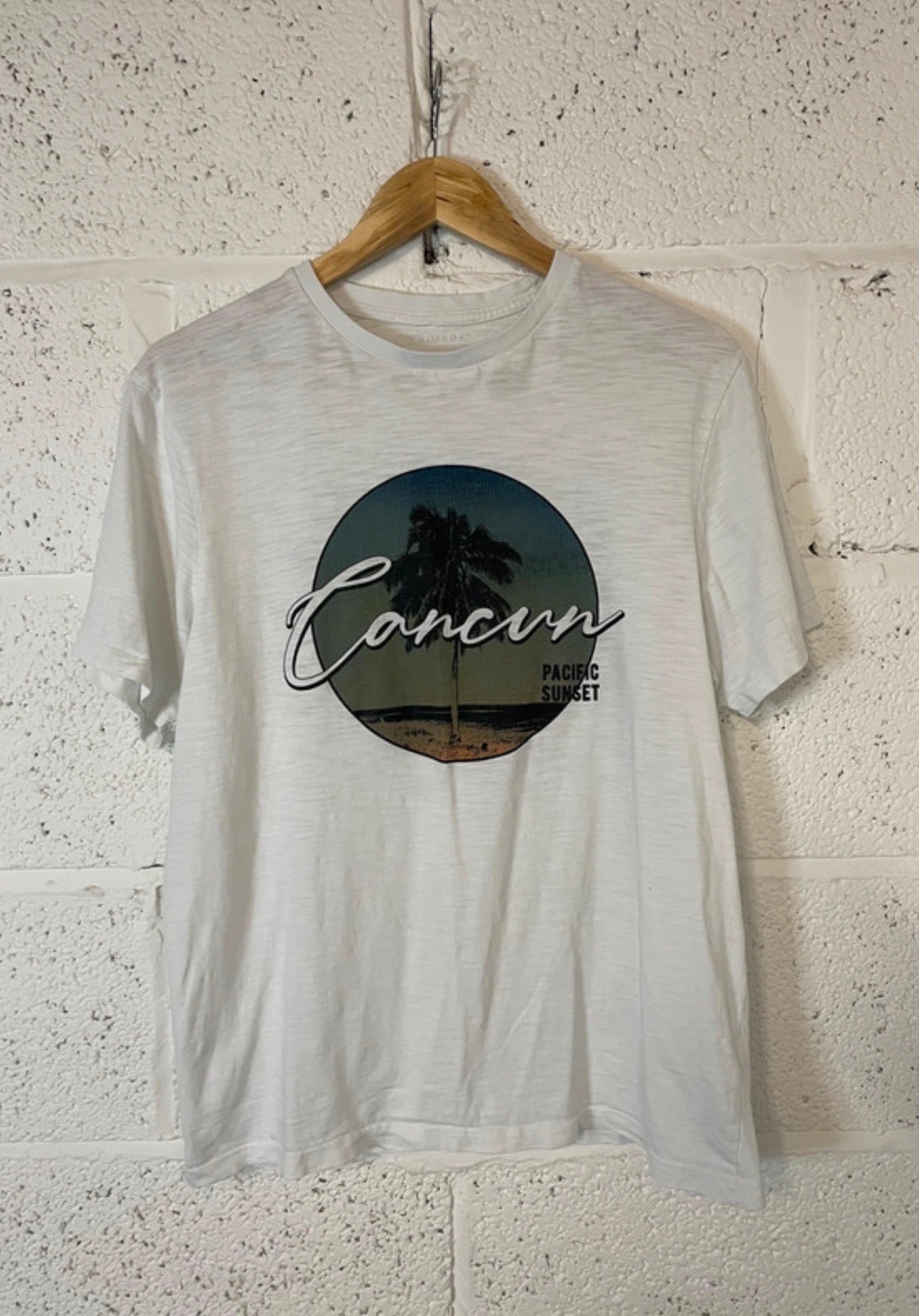 Primark Cancun Graphic T-Shirt White – Size XL – Pacific Sunset Print