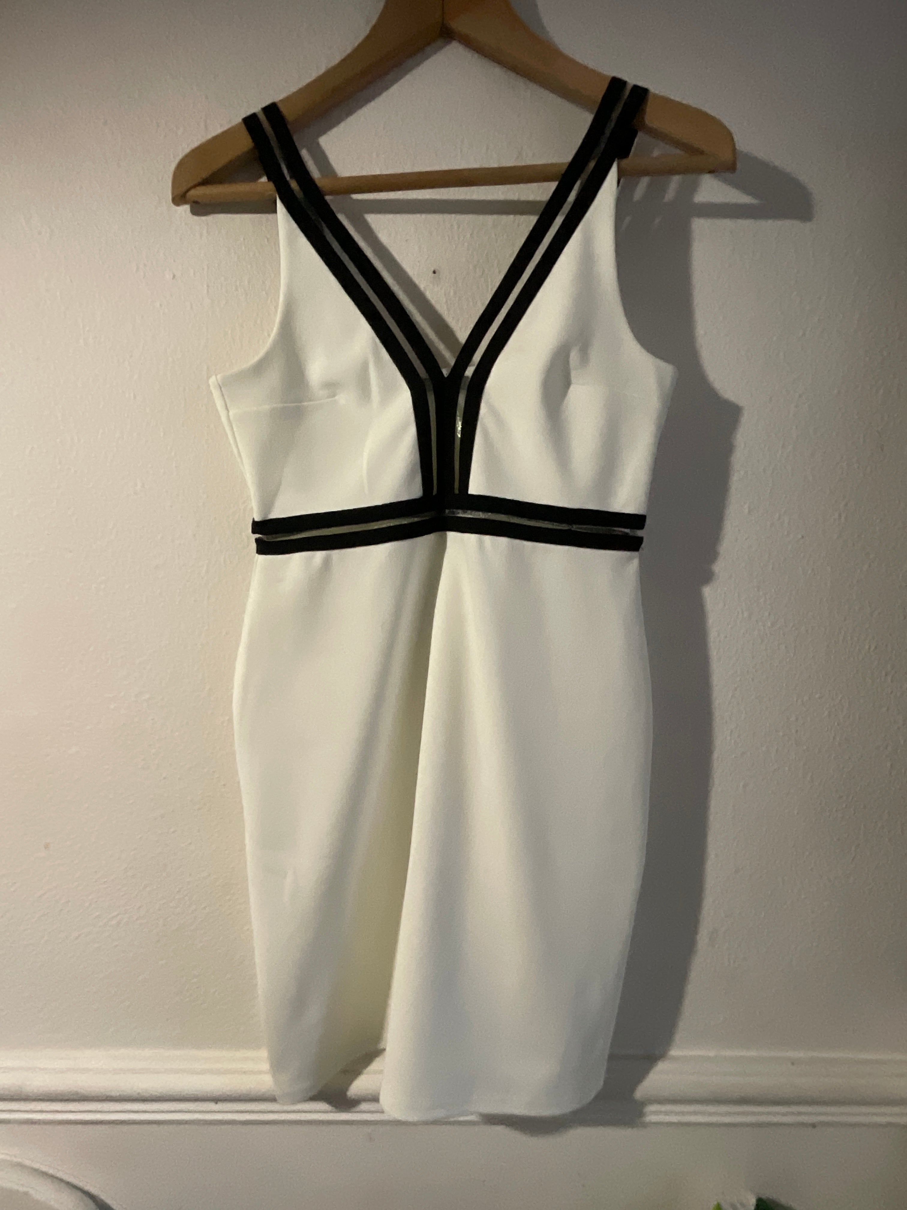 River Island White Bodycon Mini Dress with Black Contrast Straps – UK 10
